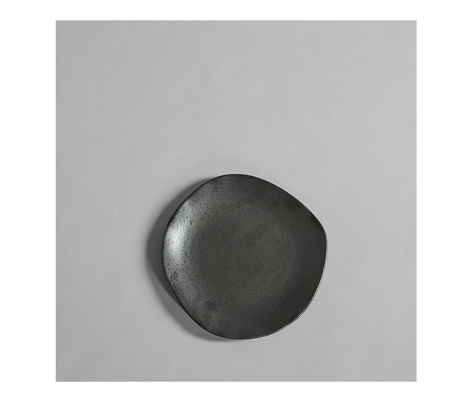 Native – Dinner Plat, Black, Ø27xH2.5cm, 111200