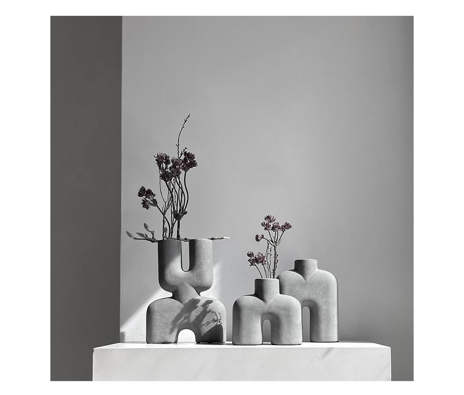 Cobra Vase, Tall, Mini –
 Dark Grey, 18×6.5xH23cm, 211034
