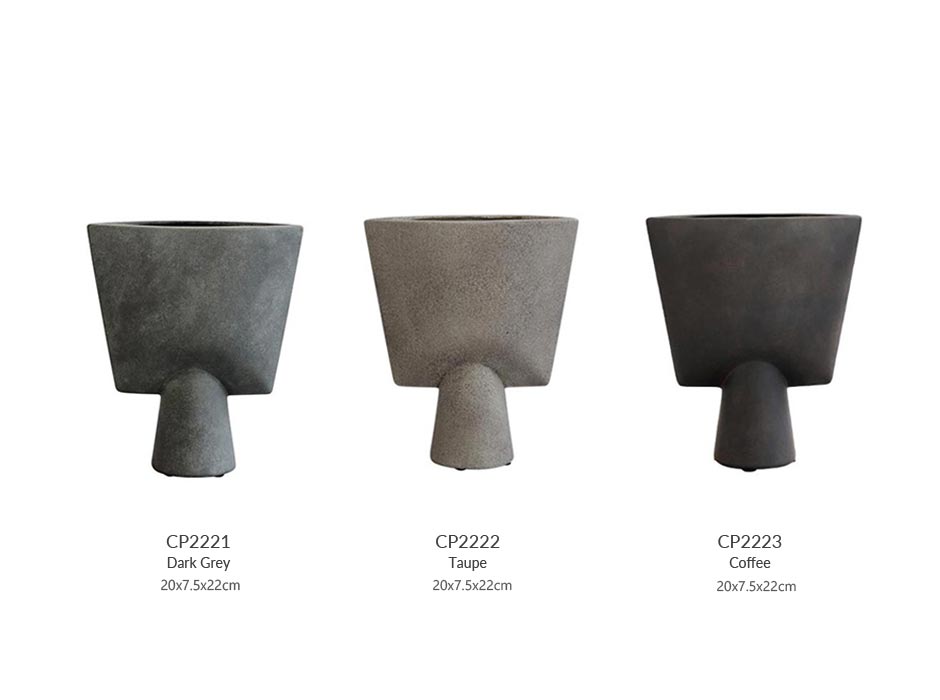 Sphere Vase Triangle, 
Mini – Coffee, 20×7.5xH22cm, 213025