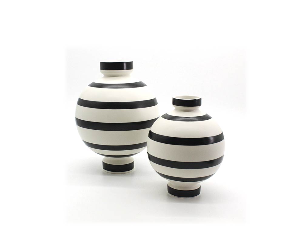 Opulance Ball , White/Black, Ø19x27cm, 735
