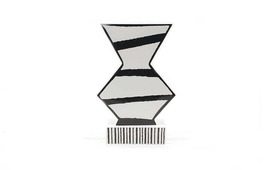 Diagonal Vase, White, 22.5×9.5x30cm, K24026