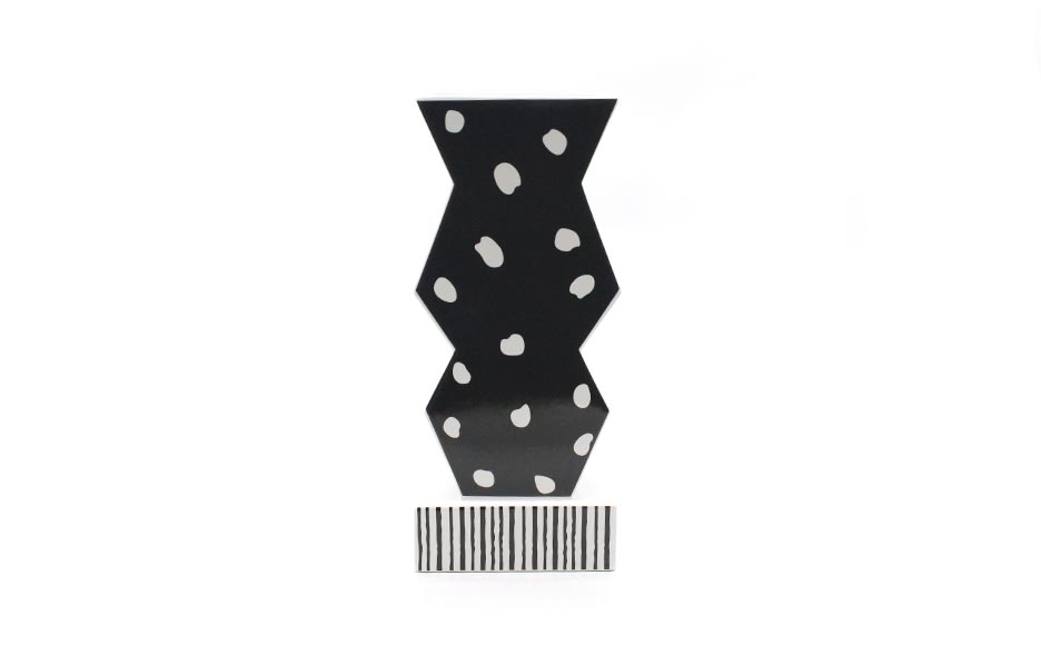 Black Dot Vase, Black, 14×9.5×30.5cm, K24028