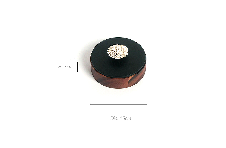Nuvo Box ROUND (w.Carnation) S, Black Top, White Carnation, Dia.15 x 7cm, 379S