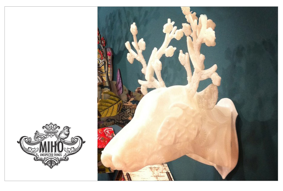 PLAIN COL. TROPHY DEER – COCONUT