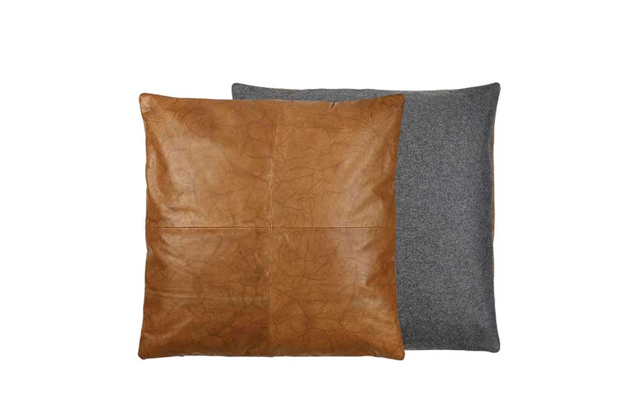 LODGE LEATHER CUSHION, 60 x 60, BLACK/TOBACCO, 723228